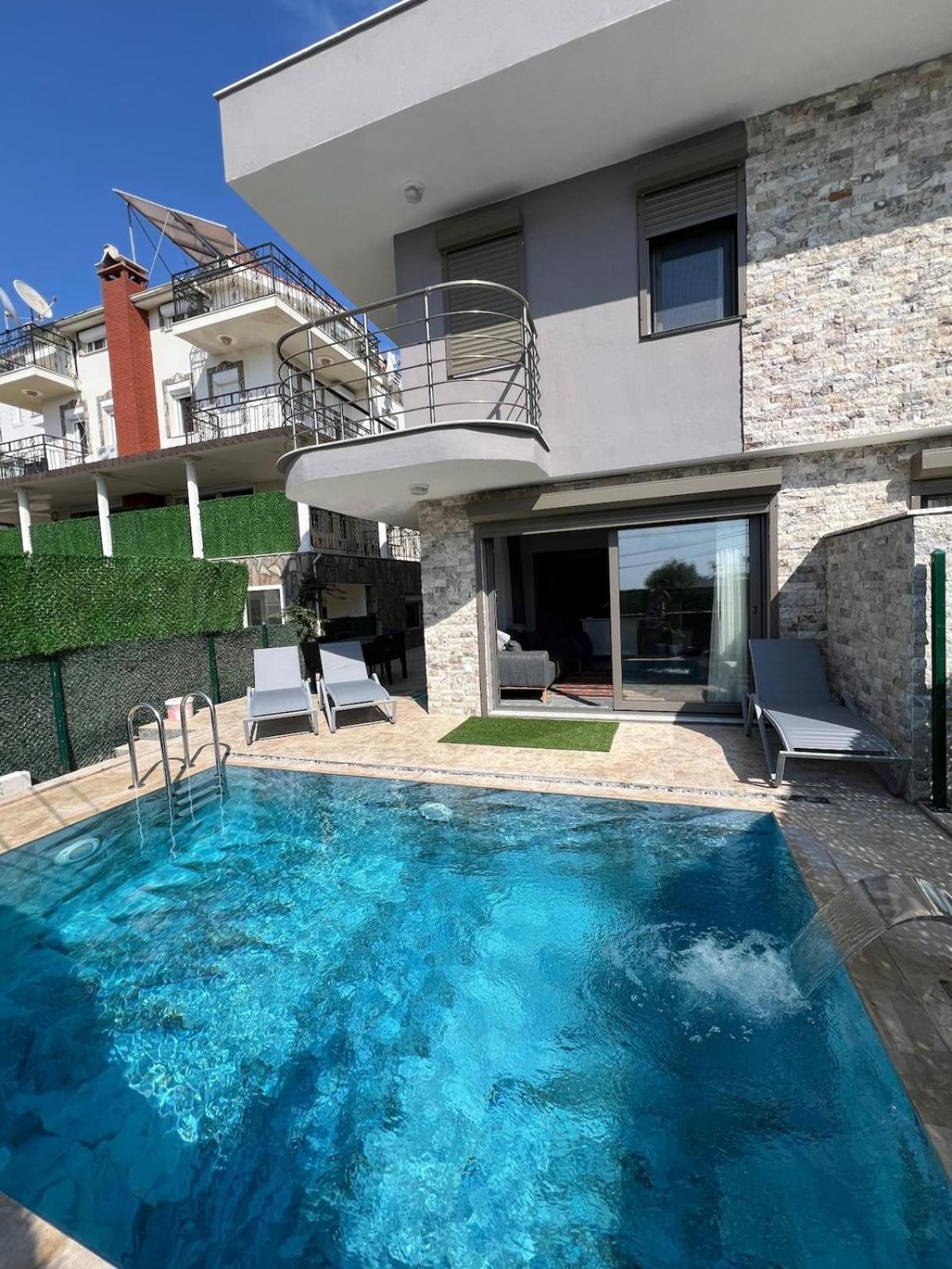 Nesil With Private Pool Generation * Kusadasi